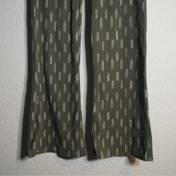 Aerie Flare Leggings Green and White Stretch Comfy Pants Women’s Size XS - Picture 4 of 9